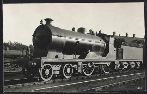 AK Britische Lokomotive Nr. 14515 mit Tender in einem Bahndepot, englische Eisenbahn