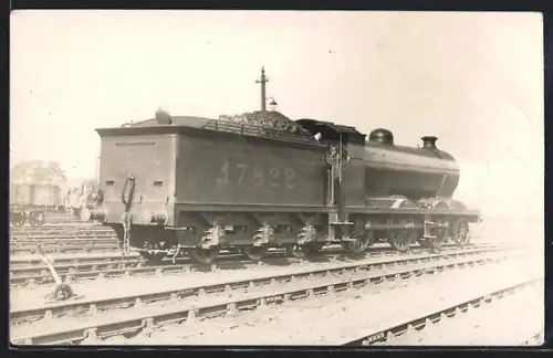 AK Britische Lokomotive Nr. 17822 der LMS mit Kohlentender, englische Eisenbahn
