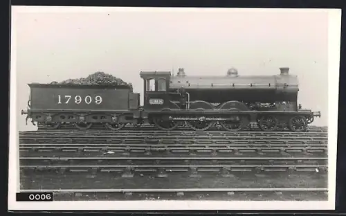 AK Britische Lokomotive Nr. 17909 mit Kohlentender in Seitenansicht, englische Eisenbahn