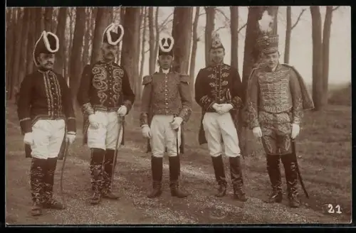 AK Gorinchem, Gorkum 1914, Fünf Männer in historischen Uniformen