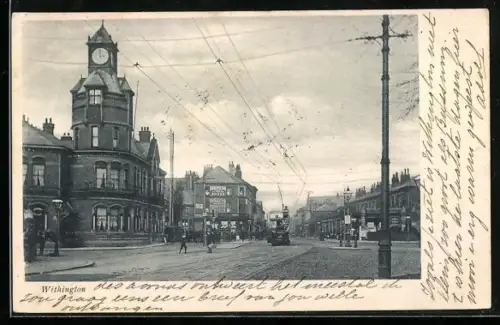 AK Withington, Strassenpartie mit Strassenbahn