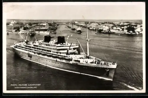 AK Passagierschiff Willem Ruys verlässt den Hafen
