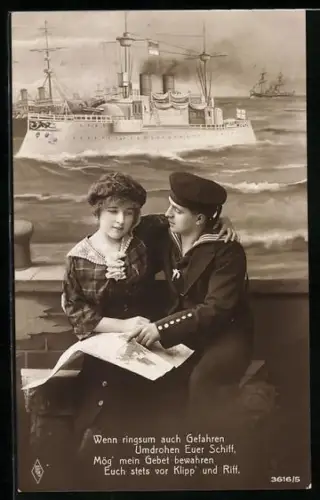 AK Matrose mit seiner Liebsten beim Betrachten einer Karte von Grossbritannien