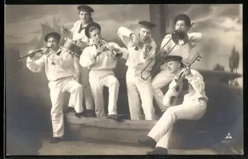AK Matrosen mit Blasinstrumenten, Geige und Gitarre