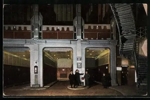 AK Hamburg-St. Pauli, Elbtunnel, Fahrstühle zur Auffahrt bereit