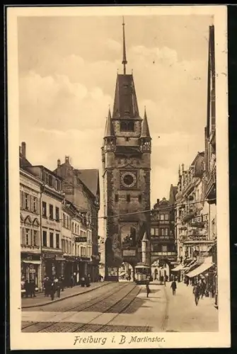 AK Freiburg, Martinstor mit Strassenbahn