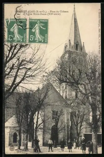 AK Ferte-Alais, Place du Chateau et Eglise Notre-Dame