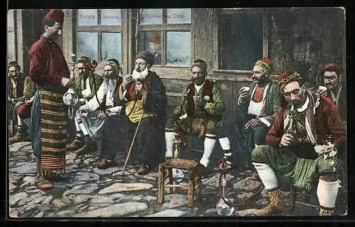 AK alte türkische Männer rauchen Wasserpfeife / Shisha