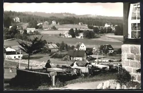 AK Fleckl im Fichtelgebirge, Ortsansicht mit Gasthaus-Terrasse