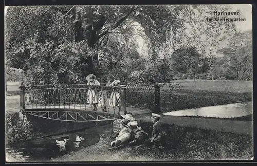 AK Hannover, Brücke im Welfengarten