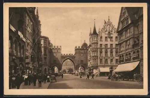 AK München, Neuhauserstrasse mit Karlstor
