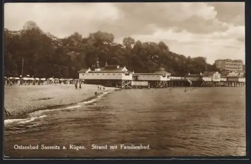 AK Sassnitz a. Rügen, Strand mit Familienbad