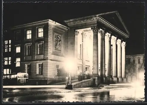 AK Meiningen /Thür., Meininger Theater bei Nacht