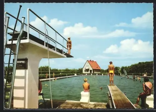 AK Neustadt a. Rbge., Städtische Badeanstalt, Sprungturm, Schwimmbecken, Sommerbetrieb