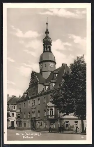 AK Borna /Bez. Leipzig, Blick auf das Rathaus