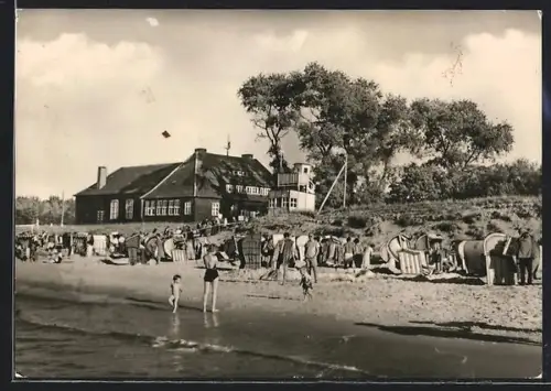 AK Zingst /Darss, Strandpartie mit Gebäude und Aufsichtsturm