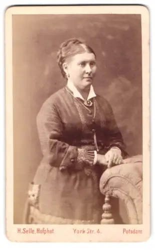 Fotografie H.Selle, Potsdam, York Str. 4, Porträt einer Dame