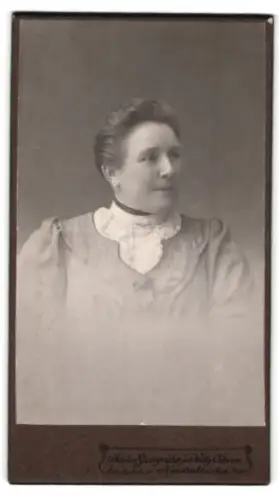 Fotografie Willy Ortwein, Neustadt a. Aich, Frauenportrait