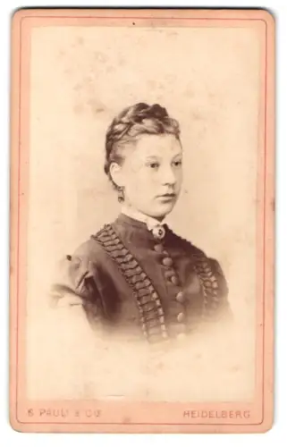 Fotografie G. Pauli & Co., Heidelberg, Porträt einer jungen Frau