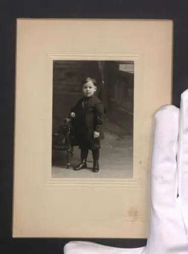 Fotografie Don, Ogdensburg / NY, junger amerikanischer Knabe im Sommeranzug