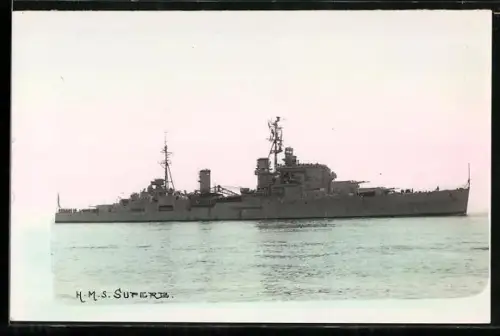 AK Kreuzer Superb der Swiftsure-Klasse von 1942, Kriegsschiff
