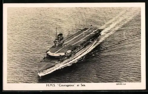 AK Flugzeugträger HMS Courageous aus der Vogelschau, Kriegsschiff