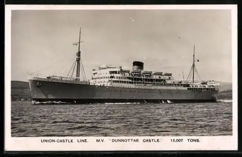 AK Passagierschiff M.V. Dunnottar Castle der Union-Castle Line in Fahrt