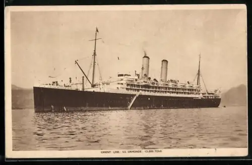 AK Passagierschiff S.S. Ormonde der Orient Line vor der Küste liegend