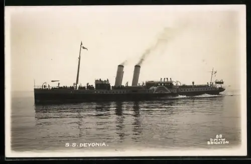 AK Raddampfer S.S. Devonia in Seitenansicht, Passagierschiff