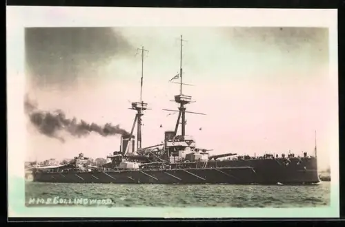 AK Schlachtschiff H.M.S. Collingwood unter Dampf, Kriegsschiff