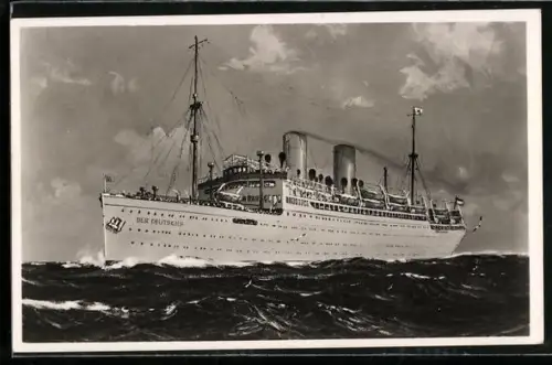 AK Passagierschiff Der Deutsche vom Norddeutschen Lloyd Bremen in Fahrt auf hoher See