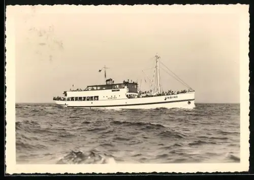 AK Passagierschiff Undine mit zahlreichen Passagieren an Deck