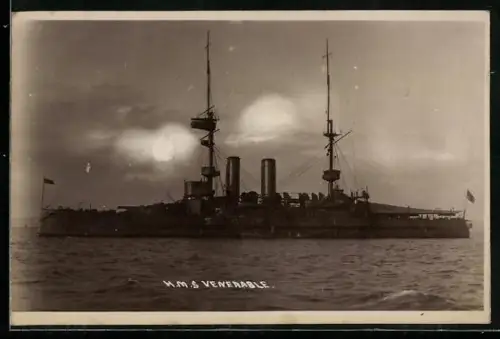 AK Kriegsschiff H.M.S. Venerable in Seitenansicht
