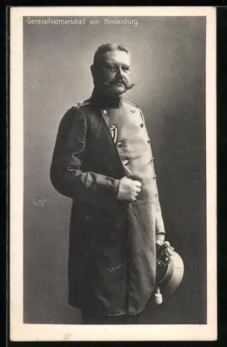 AK Portrait von Paul von Hindenburg mit Säbel und abgesetzter Mütze