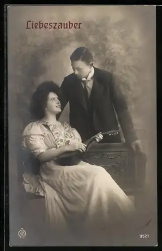 AK Sitzende Dame spielt die Laute für einen Herren