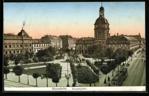 AK Mannheim, Paradeplatz mit Denkmal, Strassenbahn