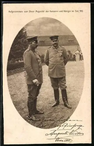 AK Kaiser Wilhelm II. in Uniform mit Orden nebst Generalfeldmarschall Paul v.Hindeburg in Uniform mit Zigarette i.d.Hand
