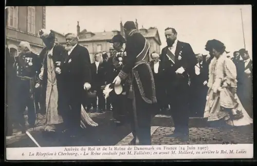 AK Cherbourg, Ankunft des Königspaares von Dänemark in Frankreich 1907, Begrüssung durch Fallières