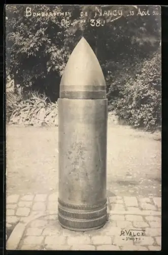 Foto-AK Nancy, Deutscher 380 mm Blindgänger nach der Bombardierung 1916