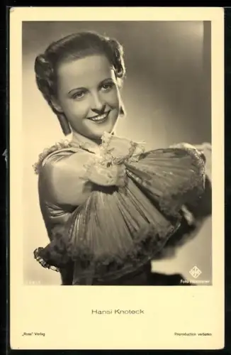 AK Schauspielerin Hansi Knoteck mit Rüschenkleid