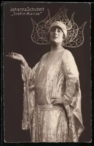 AK Schauspielerin Johanna Schubert als Gräfin Mariza
