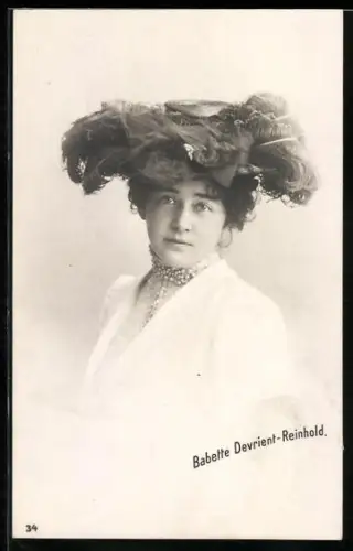 AK Schauspielerin Babette Devrient-Reinhold mit Federhut