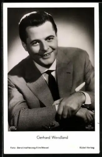 AK Schauspieler Gerhard Wendland freundlich schauend