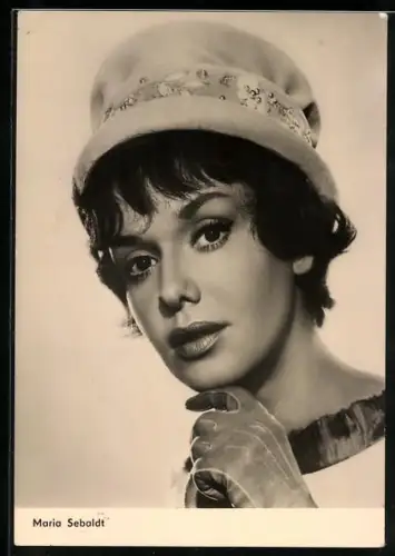 AK Schauspielerin Maria Sebaldt, mit einem Hut auf dem Kopf