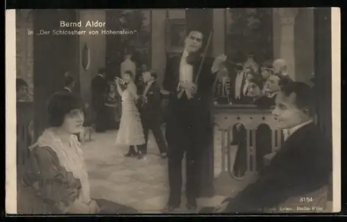 AK Schauspieler Bernd Aldor mit Violine in Der Schlossherr von Hohenstein