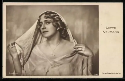 AK Schauspielerin Lotte Neumann in weisser Kleidung