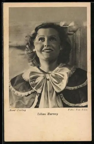 AK Schauspielerin Lilian Harvey lächelnd nach oben schauend