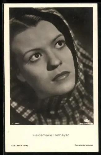 AK Schauspielerin Heidemarie Hatheyer, mit karriertem Kopftuch