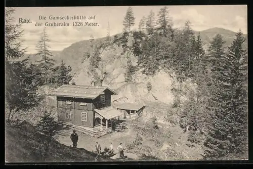 AK Gamseckerhütte auf der Gruberalm, Umgebender Wald und Gebirgspanorama