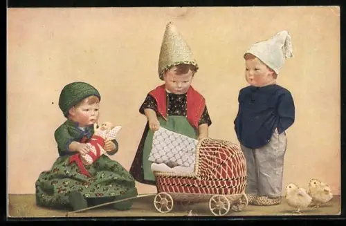 AK Käthe Kruse-Puppen-Familie mit Kücken